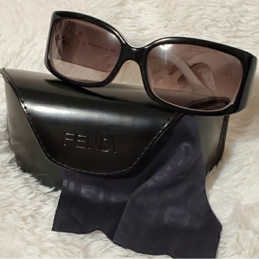 Fendi Sunglasses with Case and Cloth